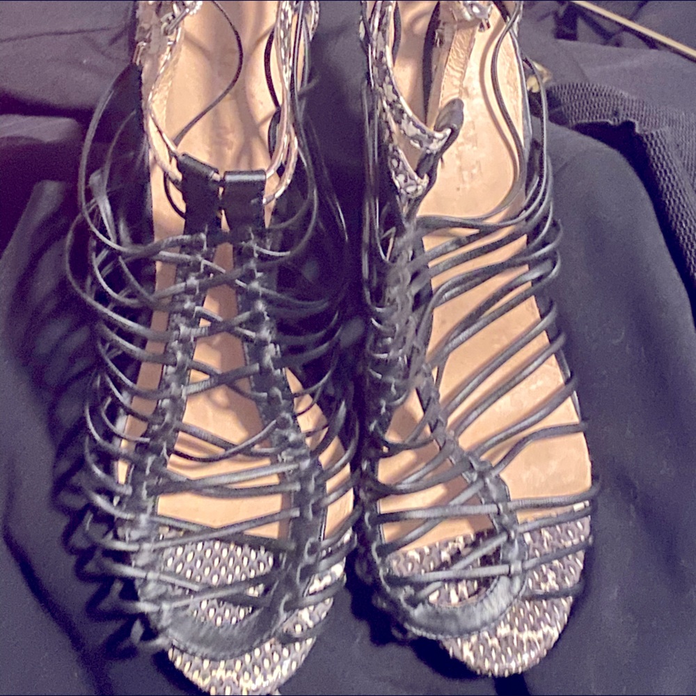 LAMB HEALS Never worn strappy shoe zip at heal